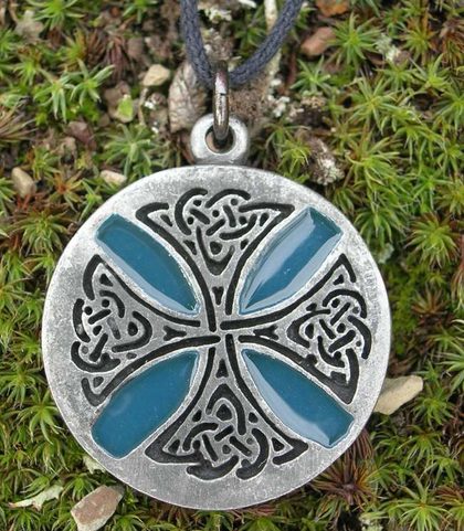 CELTIC KNOT CROSS AMULET