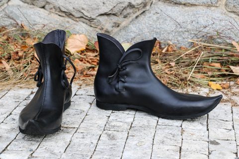 MEDIEVAL LOW SHOES - POULAINES, BLACK
