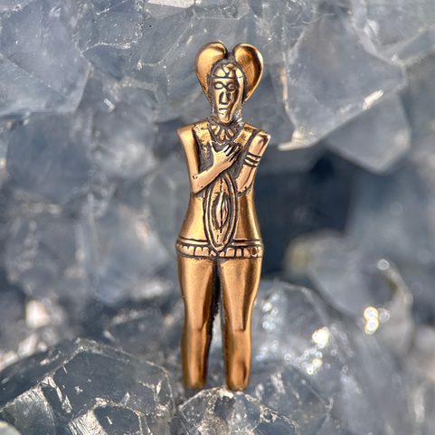 GUERRIER CELTIQUE, PRINCE DE GLAUBERG, PENDENTIF EN BRONZE