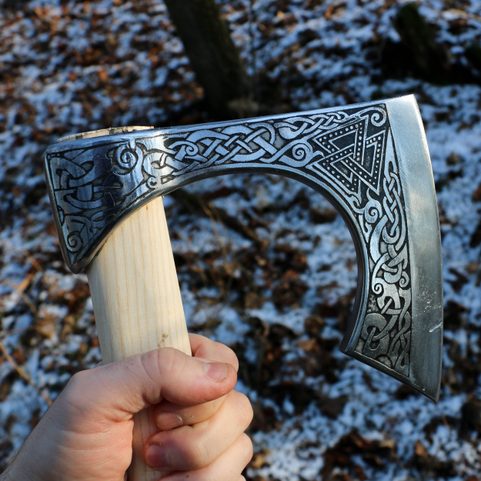 VALKNUT ETCHED VIKING AXE - NATURAL WOODEN HANDLE