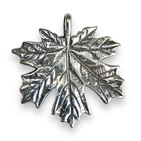 MAPLE LEAF, SILVER PENDANT
