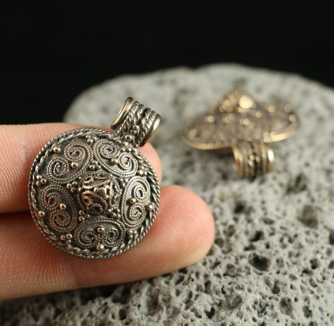 WIKINGER-ANHÄNGER, STORA RYK, FÄRGELANDA, SCHWEDEN, BRONZE