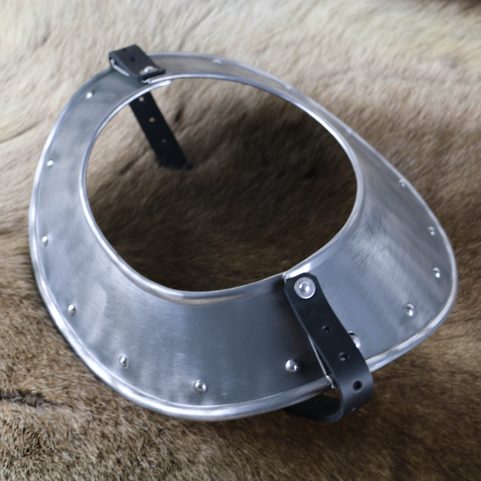 BEVOR AND PAULDRONS THE ROYAL GUARD DURALUMIN - COSTUME RENTAL