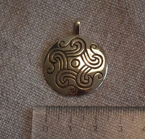 BRONZE AGE SUN, BRONZE PENDANT