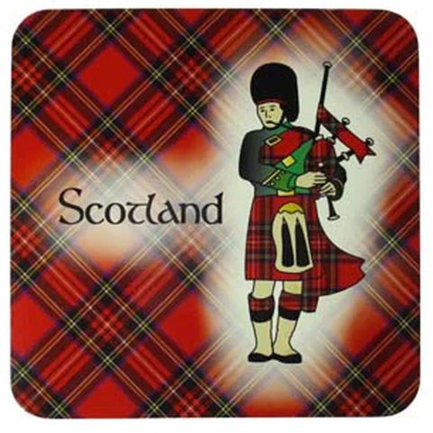 WOODEN COASTER, SCOTTISH BAGPIPE