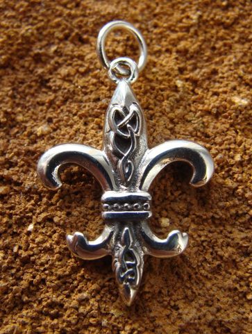 FLEUR DE LIS, SILVER PENDANT