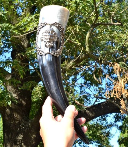 DRINKING HORN WITH A GREEN MAN