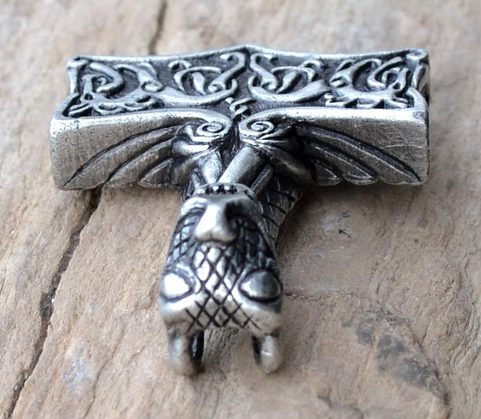 THORSHAMMER, OSEBERG-STIL, NORWEGEN, UNEDLES METALL