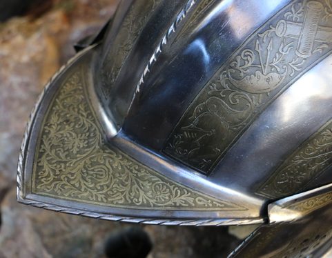 STURMHAUBE / BURGONET - LUXUS-GEÄTZTER HELM