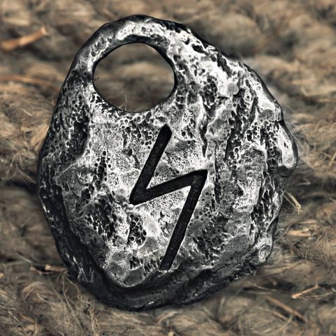 SOWILO - RUNE PENDANT