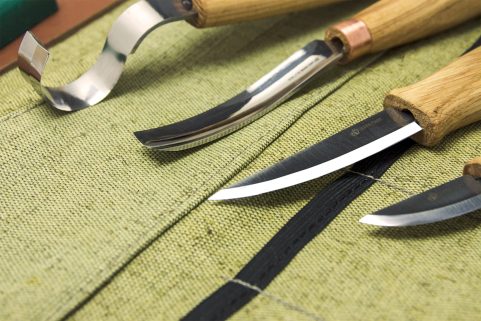 S43 - SPOON AND KUKSA CARVING PROFESSIONAL SET WITH KNIVES AND STROP