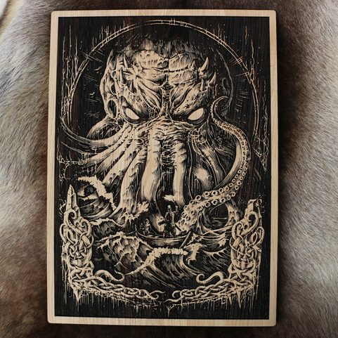 CTHULHU WALL DECORATION OAK 32X46CM