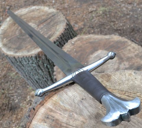 LUCIEN, ÉPÉE À UNE MAIN