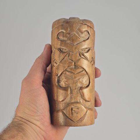 LOKI, DIEU VIKING, STATUE SCULPTÉE