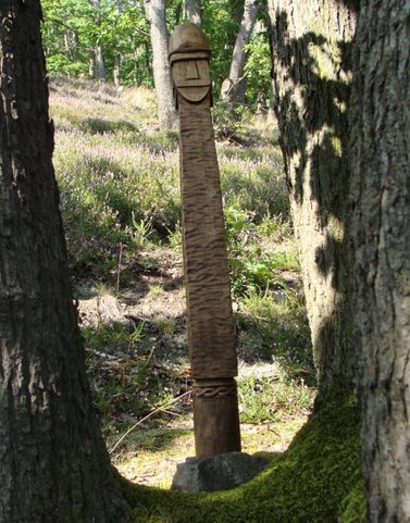SVANTOVÍT - EIN GROSSES HÖLZERNES GÖTZENBILD DES SLAWISCHEN GOTTES