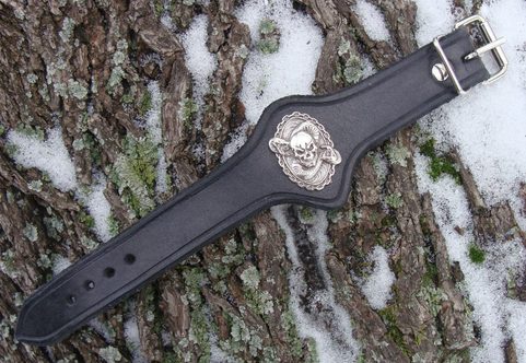 LEATHER BRACELET, SKULL AND THE SNAKE