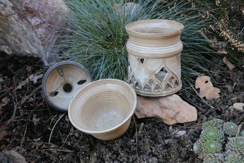 CERAMIC APPLE BAKER FOR A TEALIGHT