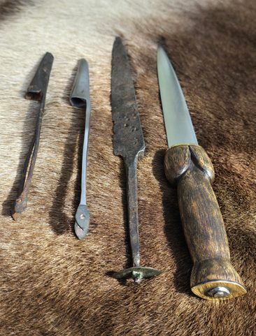 BOLLOCK OR PHALLIC DAGGER, REPLICA FROM XV.CENTURY, HUSSITE WARS, BOHEMIA