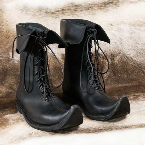 PRAGA, CHAUSSURES MÉDIÉVALES, NOIR
