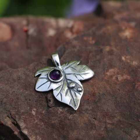 BLATT - IVY, ANHÄNGER SILBER 925 AMETHYST