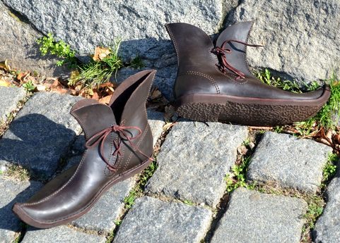 GOTHIC LEATHER SHOES, TULIPS