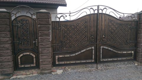 METAL ENTRANCE GATE WITH ENTRANCE GATE