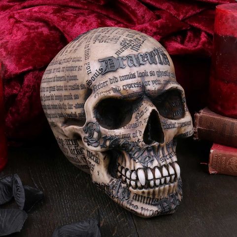 DRACULA'S TALE VAMPIRE NOVEL QUOTE SKULL 18.5 CM