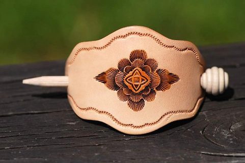 LEATHER HAIR BROOCH II, NATURAL LEATHER