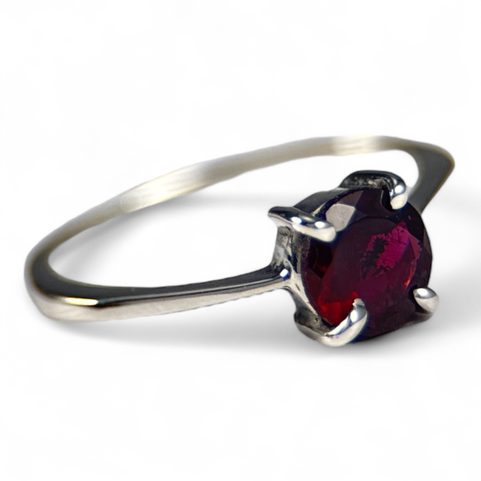 OCULAR, SILBERRING MIT GRANAT