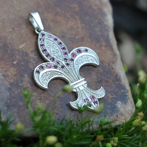 FLEUR DE LIS, LUXURY SILVER PEDNANT WITH RUBIES AG 925