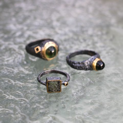 BOHEMIA, BAGUE DE LUXE EN ARGENT AVEC MOLDAVITE TCHÈQUE