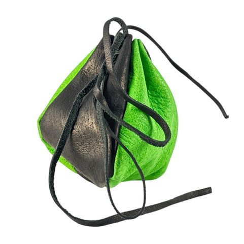 SACS ET POCHETTES MÉDIÉVAUX EN CUIR