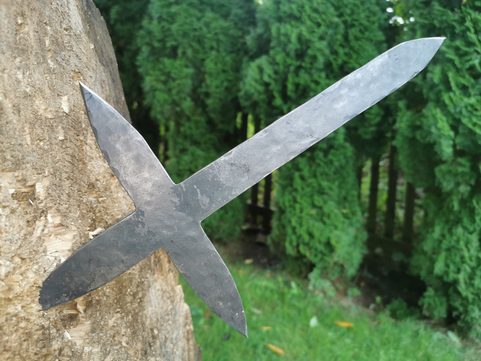 THROWING CROSS