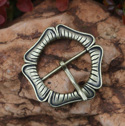 BELT BUCKLE, ENGLAND, XVI. CENTURY ANTIQUE BRASS