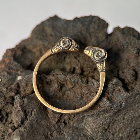 BÉLIER - BAGUE, ROME ANTIQUE, IIIÈME SIÈCLE, BRONZE