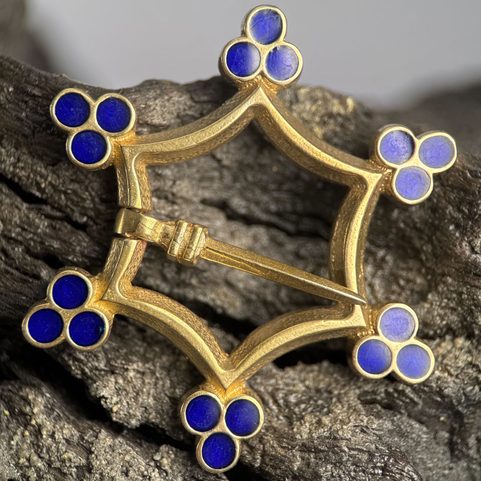 MEDIEVAL BROOCH WITH ENAMEL, 14TH CENTURY