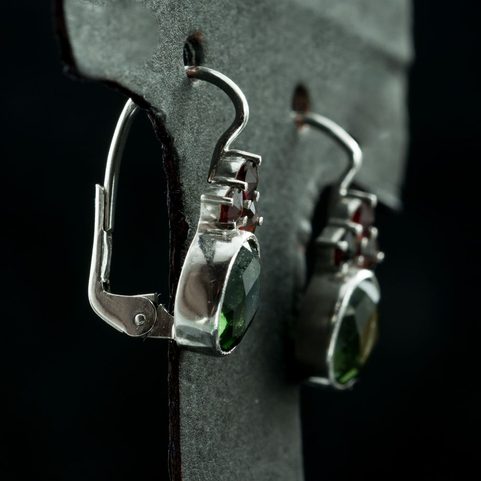 ADORA, SILVER EARRINGS, MOLDAVITE, GARNET