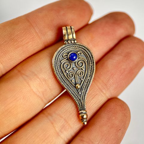 ROMAN PENDANT, II. CENTURY, BRONZE LAPIS LAZULI