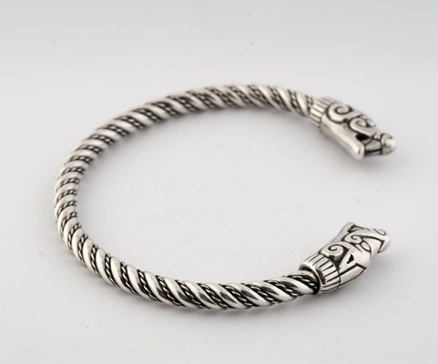 WOLF HEADS, VIKING BRACELET, BURG, GOTLAND, STERLING SILVER, 43 G