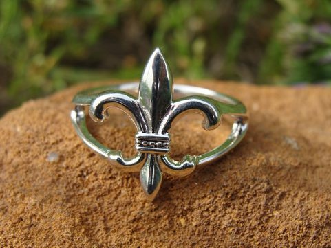 SILVER RING, FLEUR DE LIS