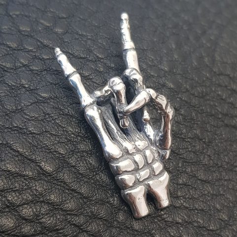 DEVIL HORNS - PENDENTIF EN ARGENT POUR LES ROCKERS