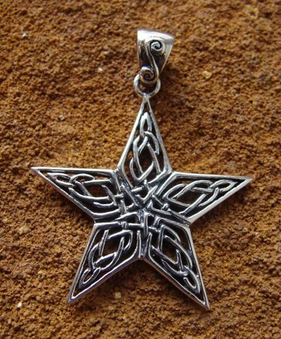 CELTIC KNOTWORK PENTACLE