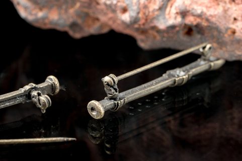 FLUTE, JEWELERY, BROOCH