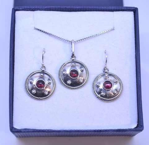 ANTICA ROMA, STERLING SILVER JEWELRY SET, GARNET
