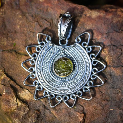 LADA MOLDAVITE, GREAT MORAVIA PENDANT, GOLD PLATED SILVER 925