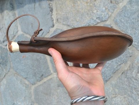 LEATHER VESSEL WITH WAXED INNER SURFACE, DECORATION ITEM 1,0 L