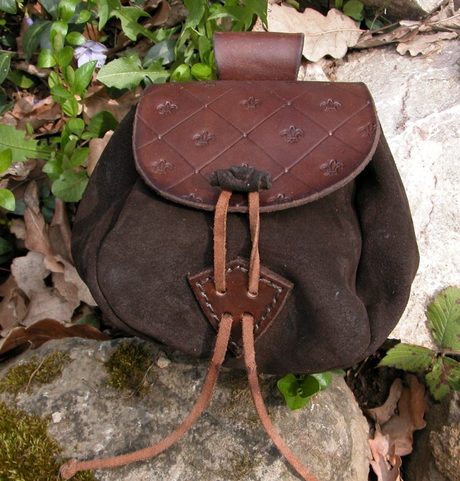 POMPADOUR LEATHER POUCH WITH FRENCH LILY