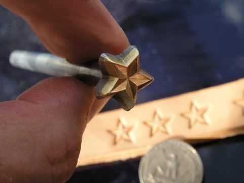 STAR, CACHET EN CUIR