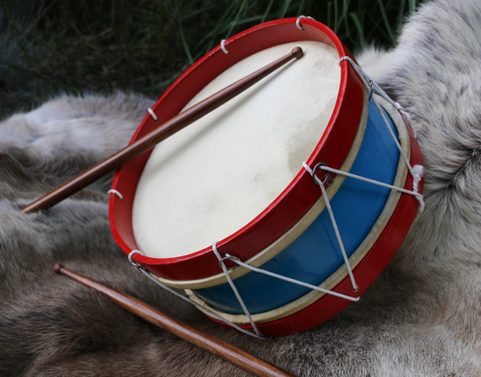 MEDIEVAL DRUM WITH MALLETS