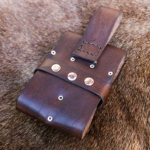 ENSEMBLE BUSHCRAFT POUR ÉPICES, AMPOULES ET POCHETTE EN CUIR, SYSTÈME PERUNIKA